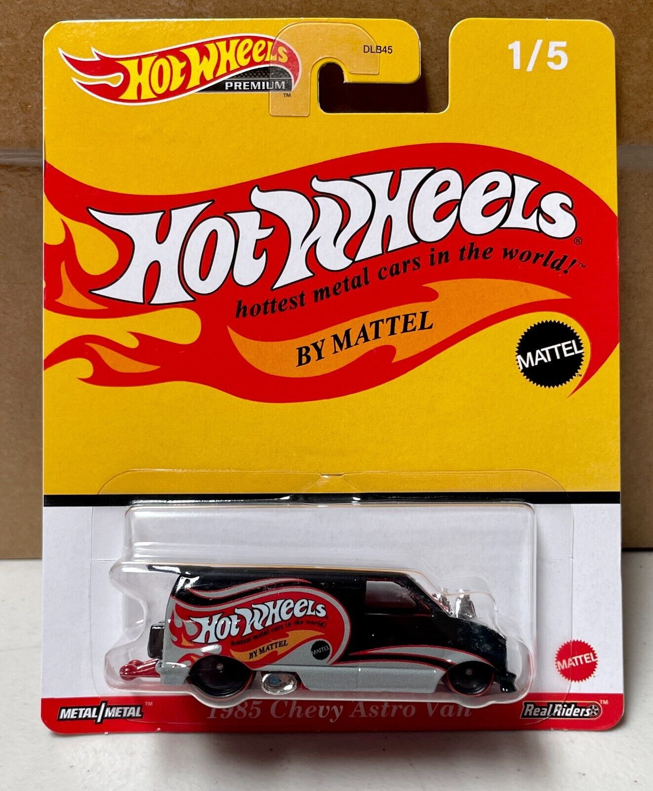 HOT WHEELS PREMIUM 2022 POP CULTURE - MATTEL BRANDS - 1985 CHEVY ASTRO VAN