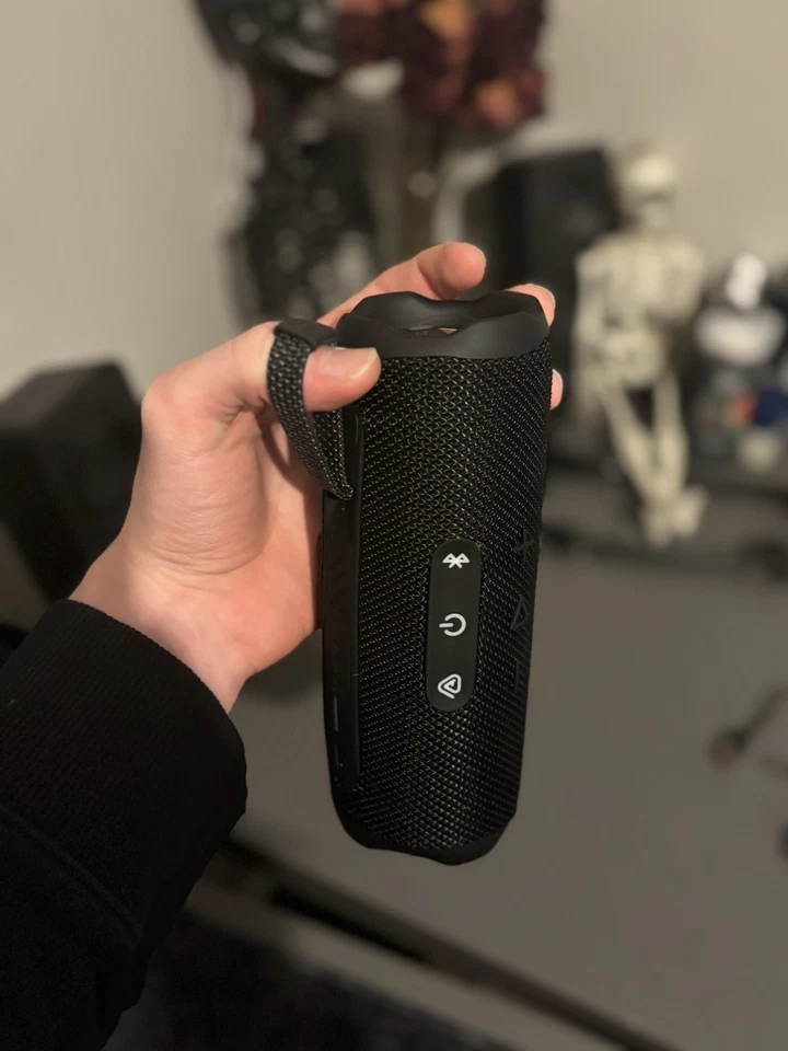 Altavoz Bluetooth Portátil Impermeable JBL Flip 7, Negro Foto 2 de 4