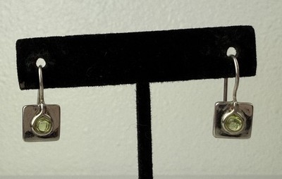 Silpada zierliche quadratische grüne Peridot Sterlingsilber Ohrhänger W0659