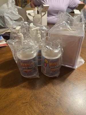 3 soap Dispenser, 2 Toothbrush Holder, 1 Tissue Box, A Heart Key chain, 1 Mug