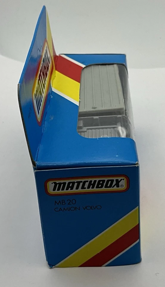 Matchbox Supersave Drugstores Volvo Container Truck MB20 - Unpunched - Image 4 of 4