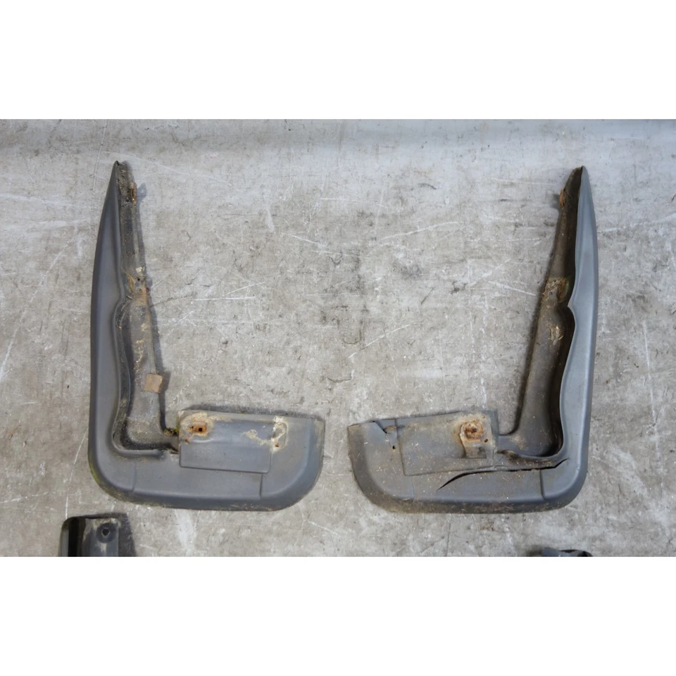 Juego de 4 molduras de guardabarros de fábrica dañadas 92-99 BMW E36 serie 3 OEM NLA Foto 3 de 4