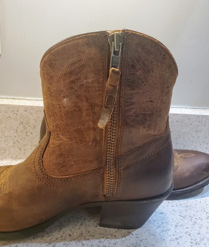 Stivaletto donna ARIAT Darlin invecchiato pelle marrone zip alla caviglia tacco 2" taglia 9B - Foto 4 di 11