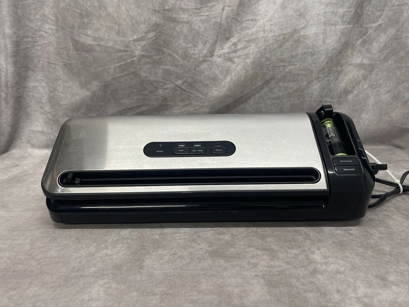 FoodSaver FM3941 2-in-1 Food Preservation Vacuum Sealer System Handheld Marinate
