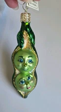 VTG 2002 Old World Christmas Whimsical Glass Ornament-Two Peas In A Pod w/Tag