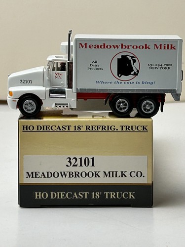 Model Power HO Scale Meadowbrook Milk Truck with Box - Picture 8 of 15