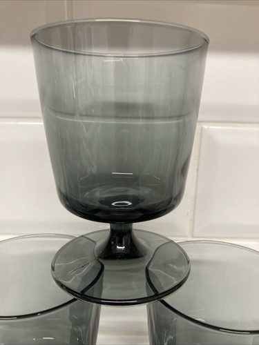 Occhiali IKEA grigio scuro X6 - Bicchieri da vino/succo grossi IKEA - In perfette condizioni - Foto 2 di 8