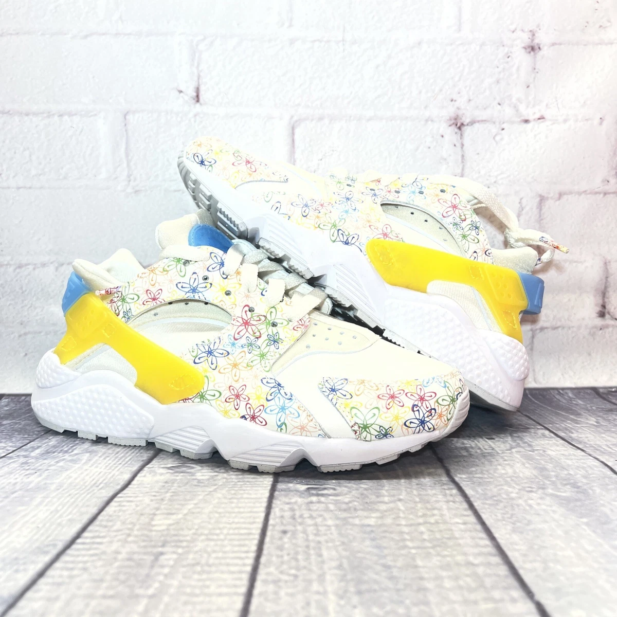 Nike Air Huarache Shoes Flowers White Yellow DV3209 100 Women s