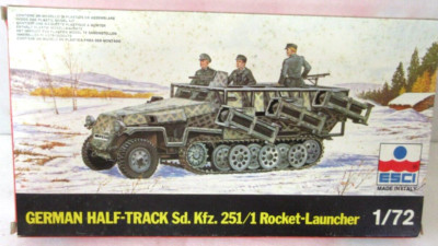 ESCI - German Half-Track Sd. Kfz. 251/1 Kit #8022 1:72   open box
