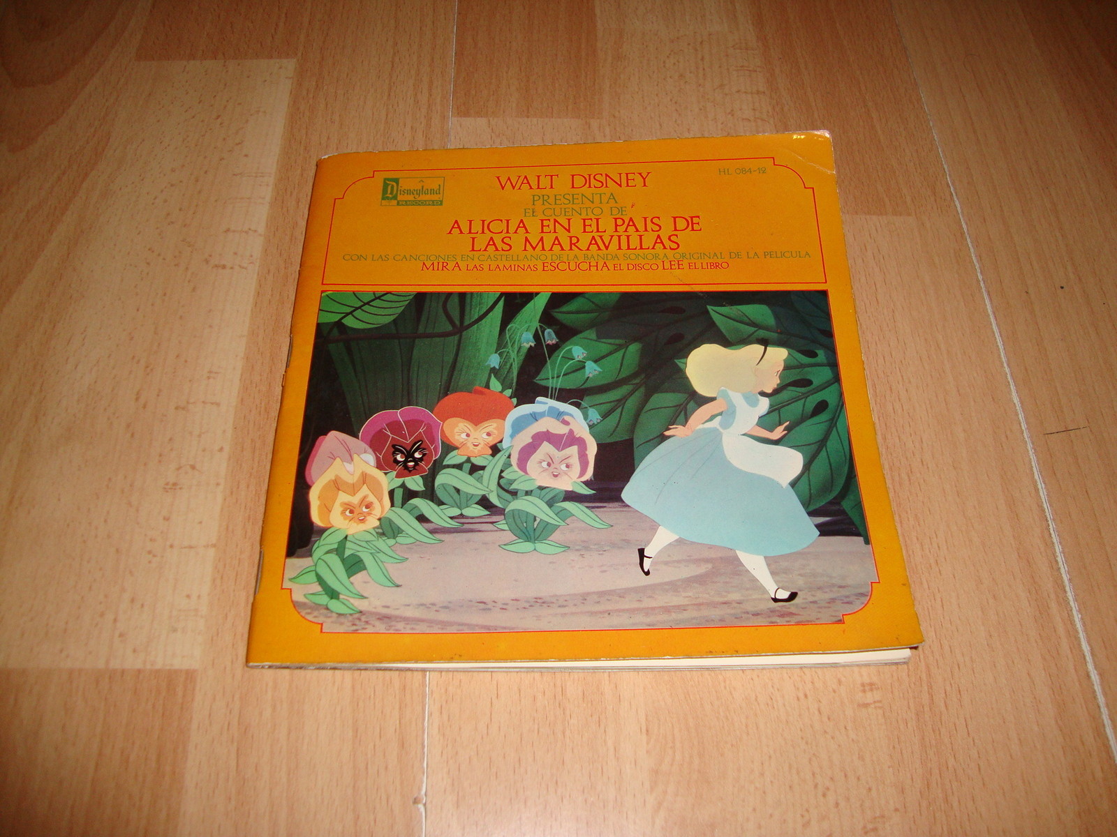 ALICIA EN EL PAIS DE LAS MARAVILLAS DE WALT DISNEY SINGLE VINILO ViNYL + CUENTO