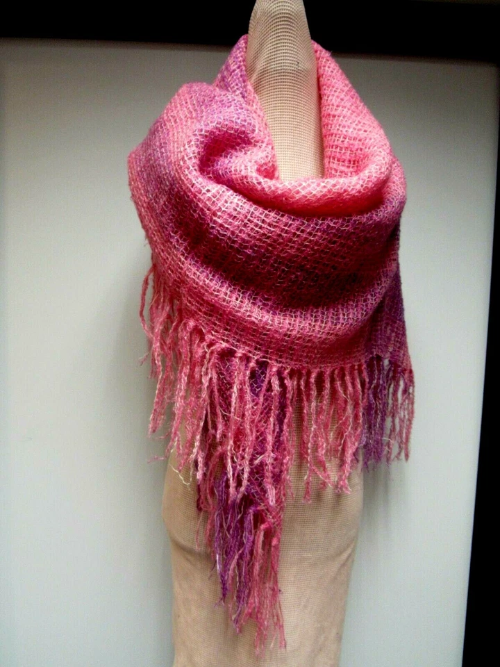 De Colección Lana Mohair 60 x 64 Bufanda Envoltura Manta Calada Rosa Lavanda Púrpura Usada en Excelente Condición Foto 4 de 4