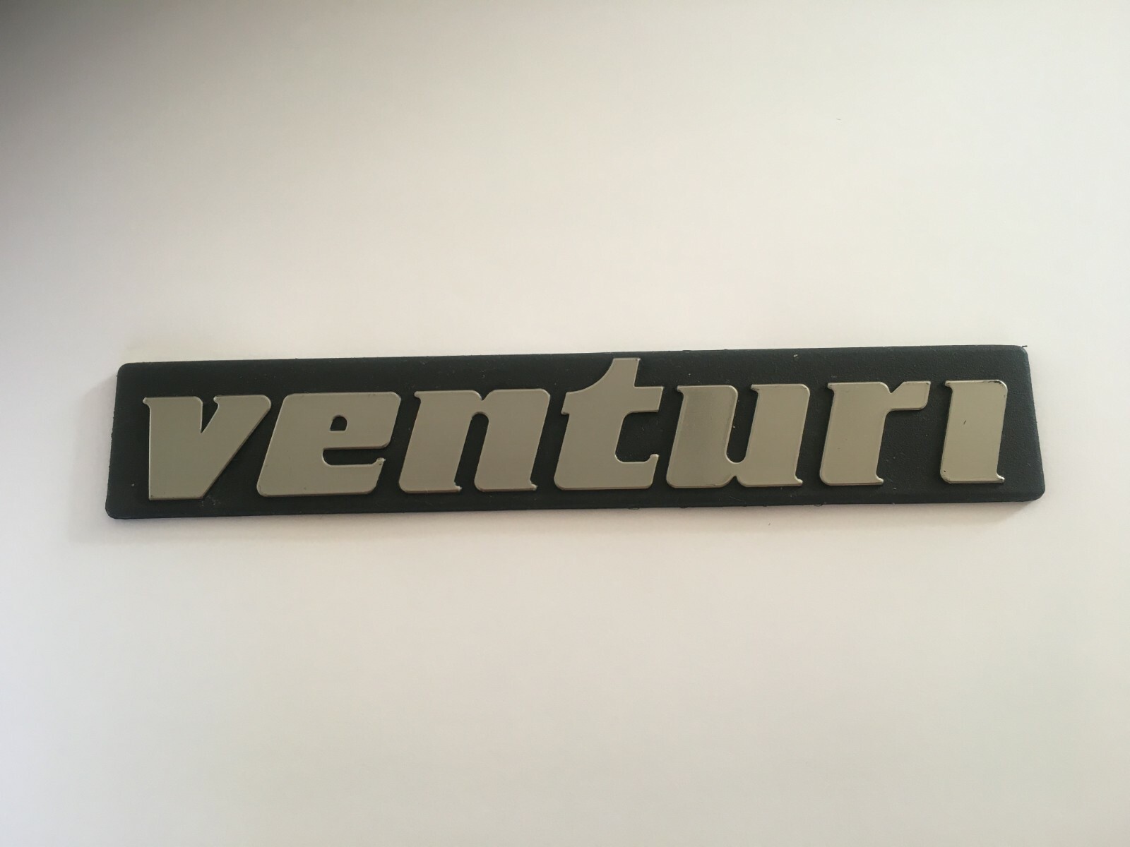 Logo arrière pour Venturi 200 emblème de carrosserie neuf d'époque