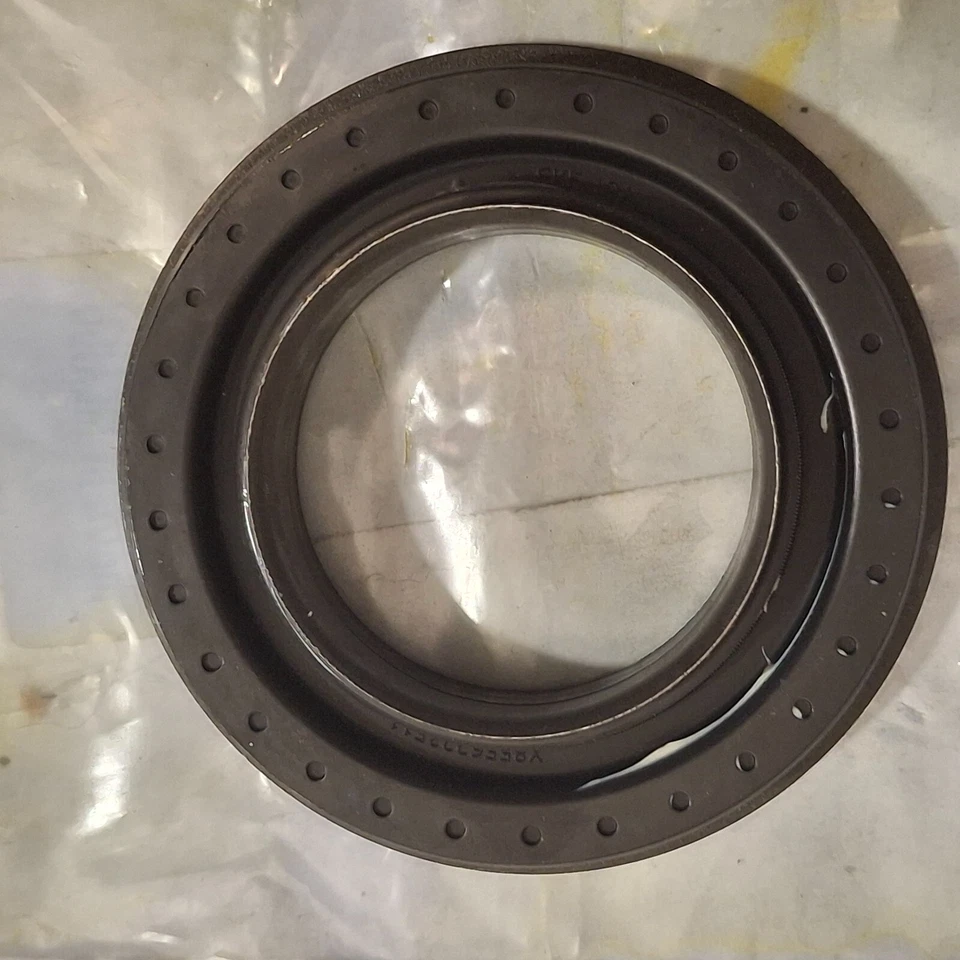 2007-20 Chev GMC Cadillac Transfercase Front Output shaft Seal 84644580 - Image 4 of 4