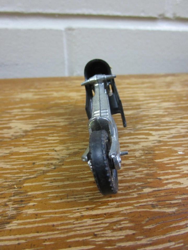 VINTAGE CORGI JUNIORS JR 1978 BATMAN BATCYCLE MOTORCYCLE BATBIKE 1/64 GT BRITAIN - Image 4 of 4