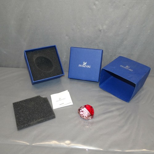 SWAROVSKI LOVE HEART RED and CLEAR Combined CRYSTAL HEART FIGURINE DISPLAY - Picture 10 of 11