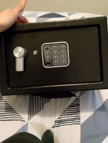 Black safe medium sized key safe (Yale) brand. 