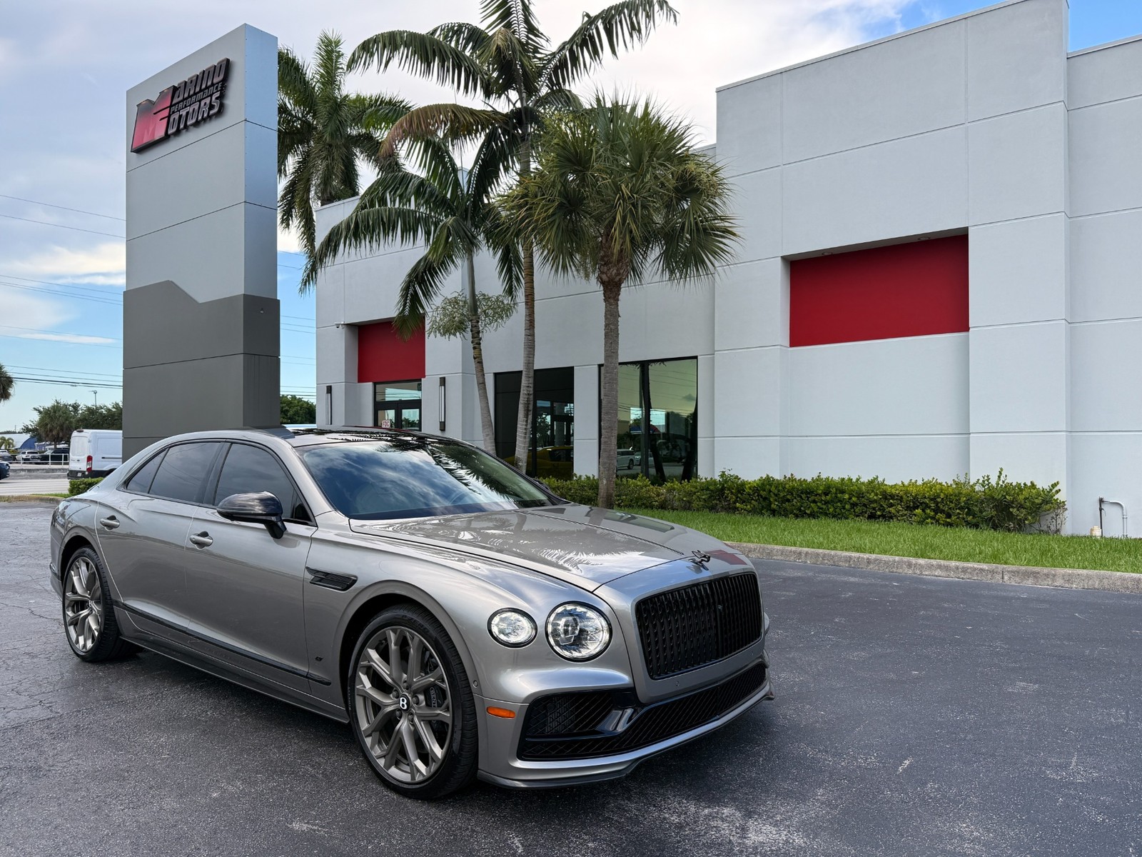 2023 Bentley Flying Spur V8