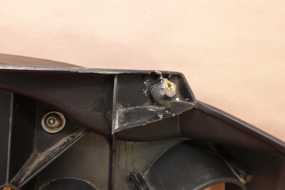 01-06 Harley Davidson Electra Glide FLHTCUI CARENADO INTERIOR ALA DE MURCIÉLAGO SUPERIOR DELANTERO Foto 2 de 4