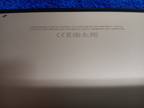 Apple MacBook Air 13" A1466 Laptop Silver, Early 2015 - Picture 8 of 9