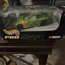 Hot Wheels Pro Racing NASCAR 1:24 Diecast Sprint Car John Deere Chad Little #97