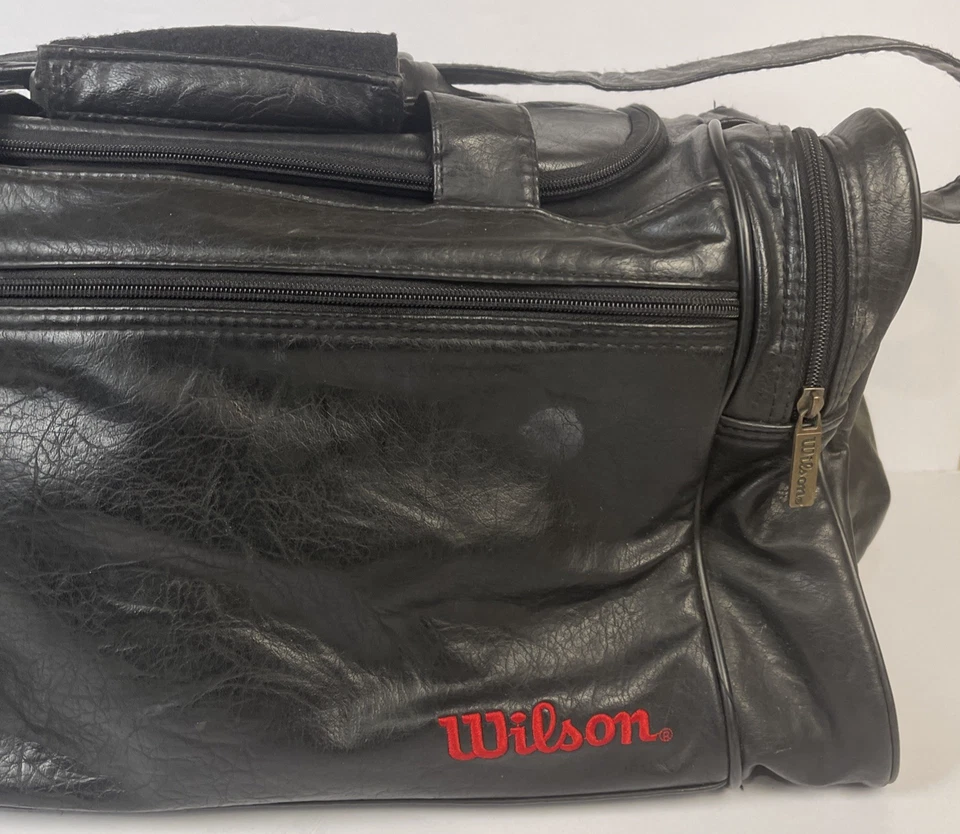 Wilson 黑色皮革男式运动健身房行李袋四个拉链隔层一个通风 — 第 2/4 张图片