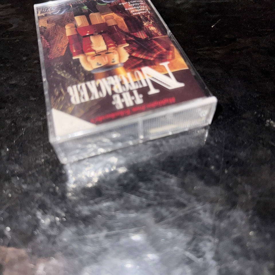 LONDON FESTIVAL ORCHESTRA: Highlights from Tchaikovsky's The Nutcracker - Image 3 of 4