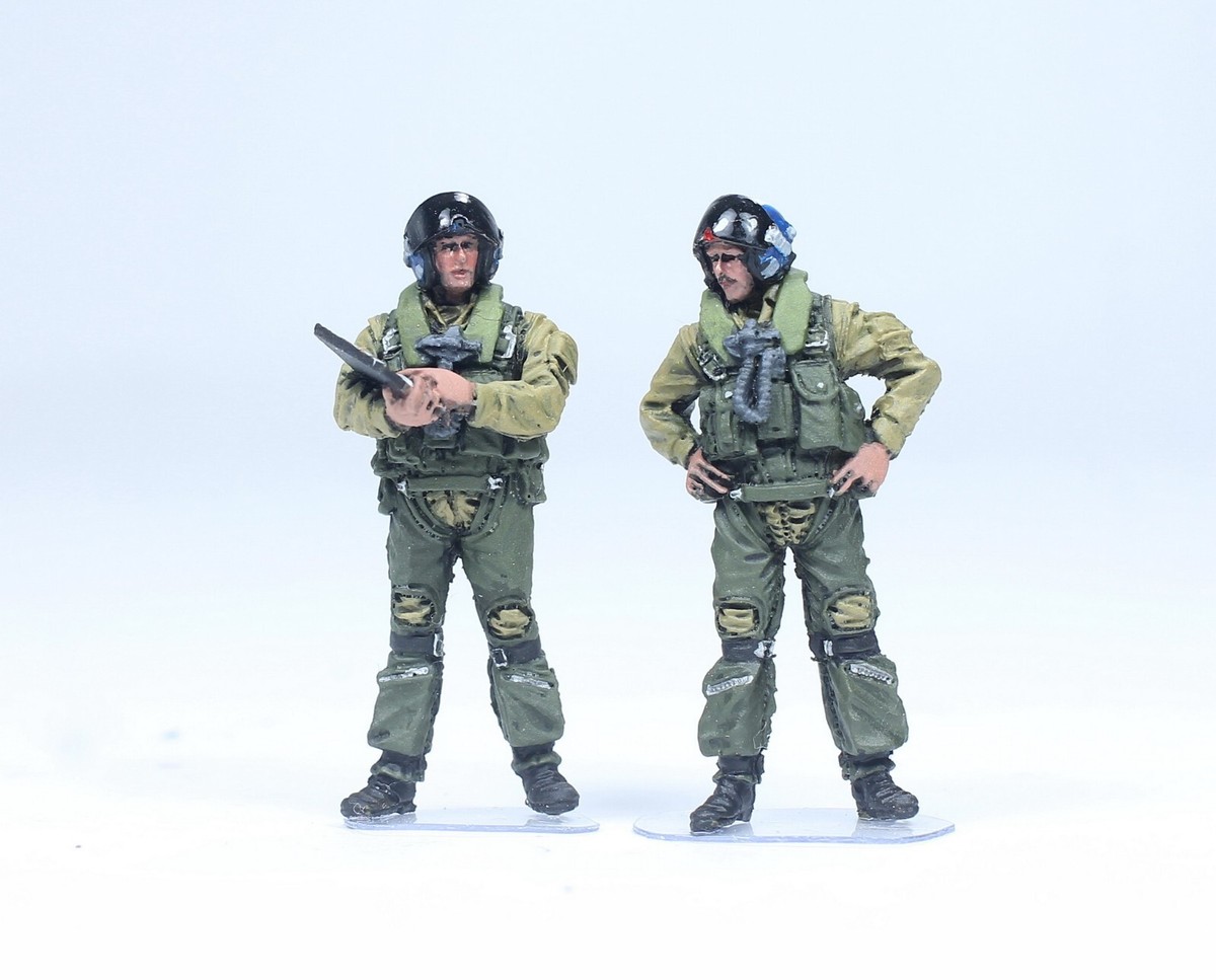 PreOrder Modern USAF Fighter Pilots (F18 F14 F22 F35 F-15) 1:48