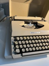 Beige Smith Corona Model 7200 Portable Typewriter Made In Japan W/Case -Working thumbnail