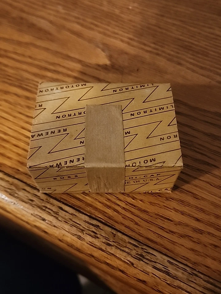 SEALED BOX OF 10 BRAND NEW COOPER BUSSMANN FUSETRON FRN-1/2 - Image 2 of 2