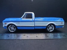 Greenlight 1971 Chevrolet C10 Super Cheyenne blue/white - Loose 1:64