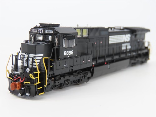 N Scaletrains SXT32572 NS Norfolk Southern GE C40-9 Diesel #8888 w/ DCC & Sound - Picture 4 of 12