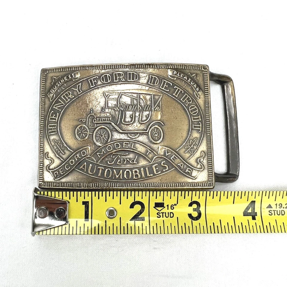 Hebilla de cinturón rectangular vintage Henry Ford Detroit Automobiles modelo T Foto 4 de 4