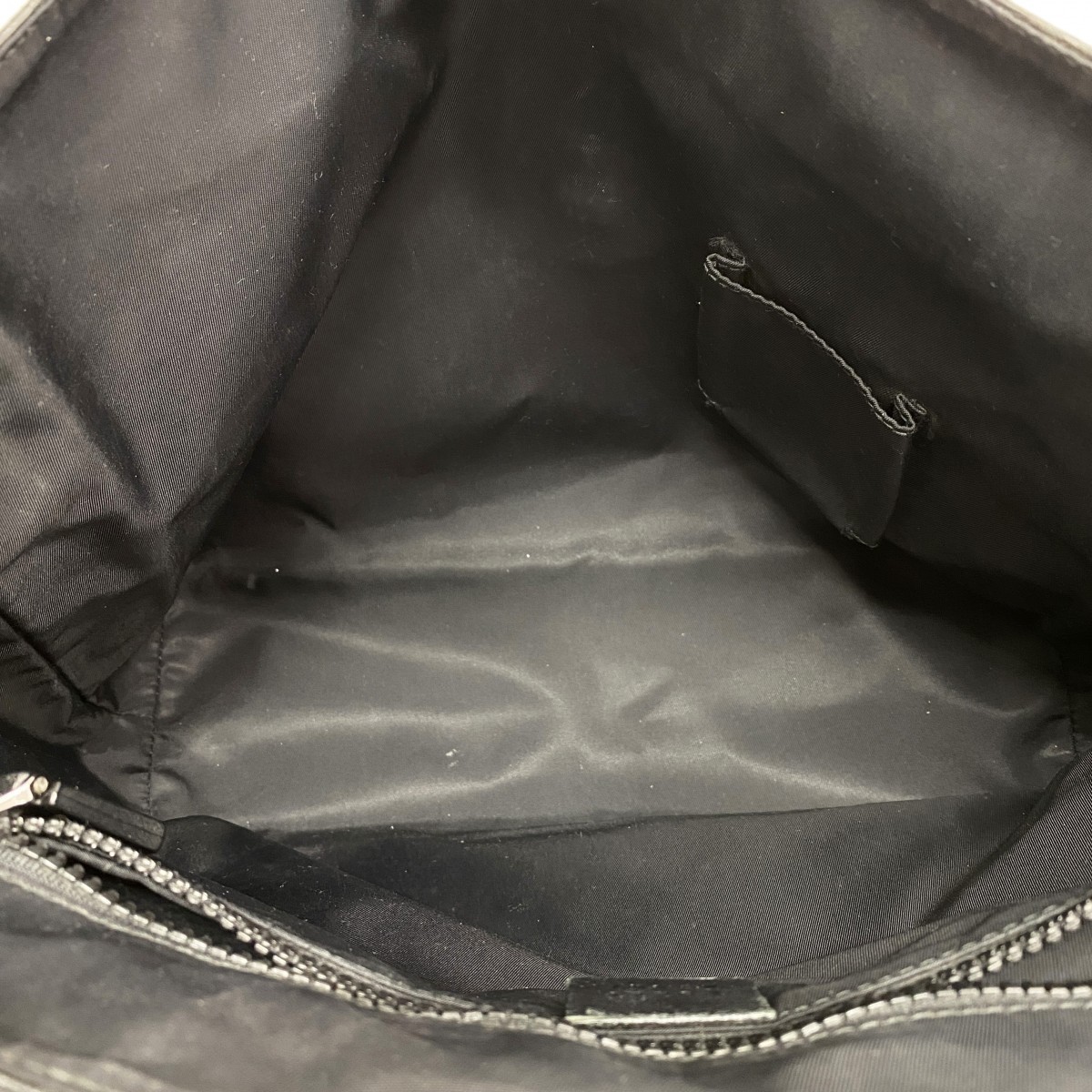 Gucci GG Supreme Shoulder Bag PVC Black Silver Hardware thumbnail 4