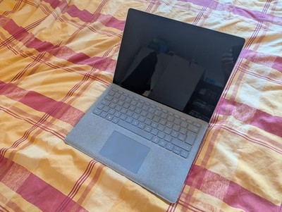 MS Surface Laptop 1 - i5 4GB RAM 128GB NVMe - DISPLAY GESPRUNGEN, FUNKTIONIERT Beschreibung lesen