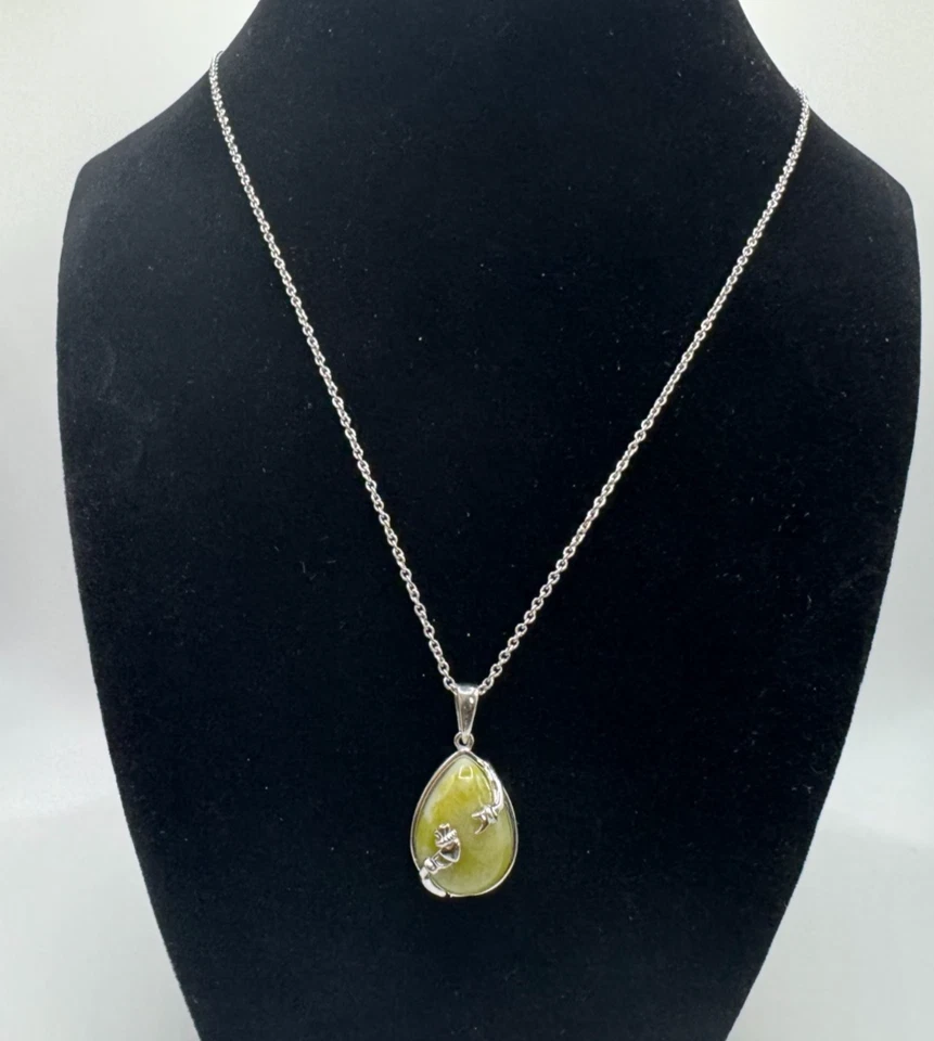 Colgante Claddagh de mármol Connemara 12,35 quilates platino plata de ley - 20 pulgadas Foto 3 de 4