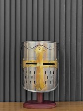 Elmetto da cavaliere crociato - acciaio lucido e ottone, armatura indossabile