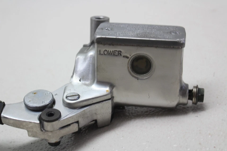 1998-2004 SUZUKI INTRUDER 1500 VL1500 FRONT BRAKE MASTER CYLINDER W/ CALIPER - Image 3 of 4