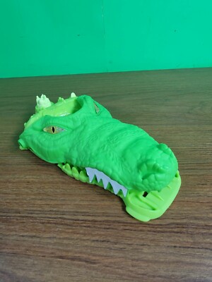 Hot Wheels Crocodile Crunch replacement part. (SU)