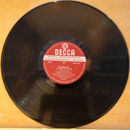 TOM JONES LIVE AT THE TALK OF THE TOWN - Vinyl LP - Decca - 1969 - VG (2157) - Picture 3 of 5