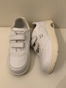 new balance 811 women's walking shoes