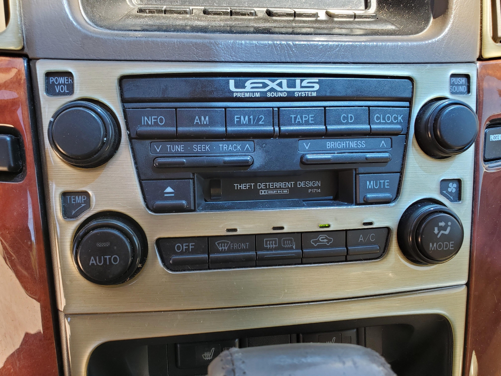Audio System Receiver Radio (ID P1714 on radio) 1999-2003 Lexus RX300 ...