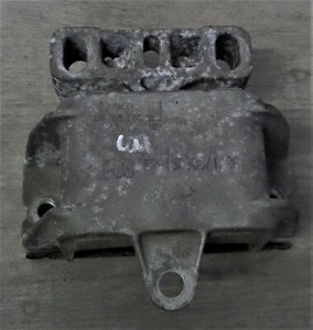 VW Golf 4 IV Motorlager Motorhalter Getriebelager Halterung links 1J0199555