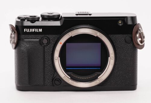 FUJIFILM GFX 50R Gehäuse- 4000 Auslösungen - Bild 2 von 10