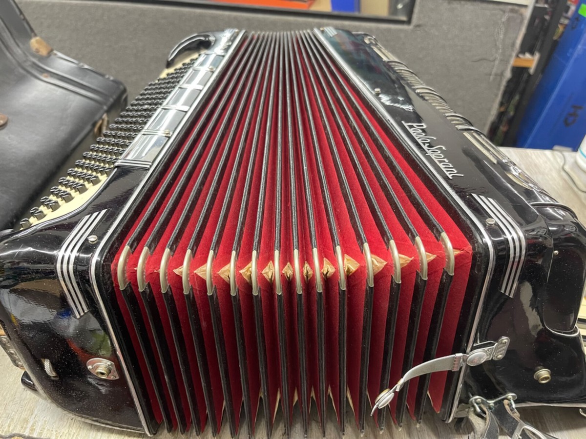 Paolo Soprani Italia Piano Accordion 140 BASE KEY NICE FREE FAST