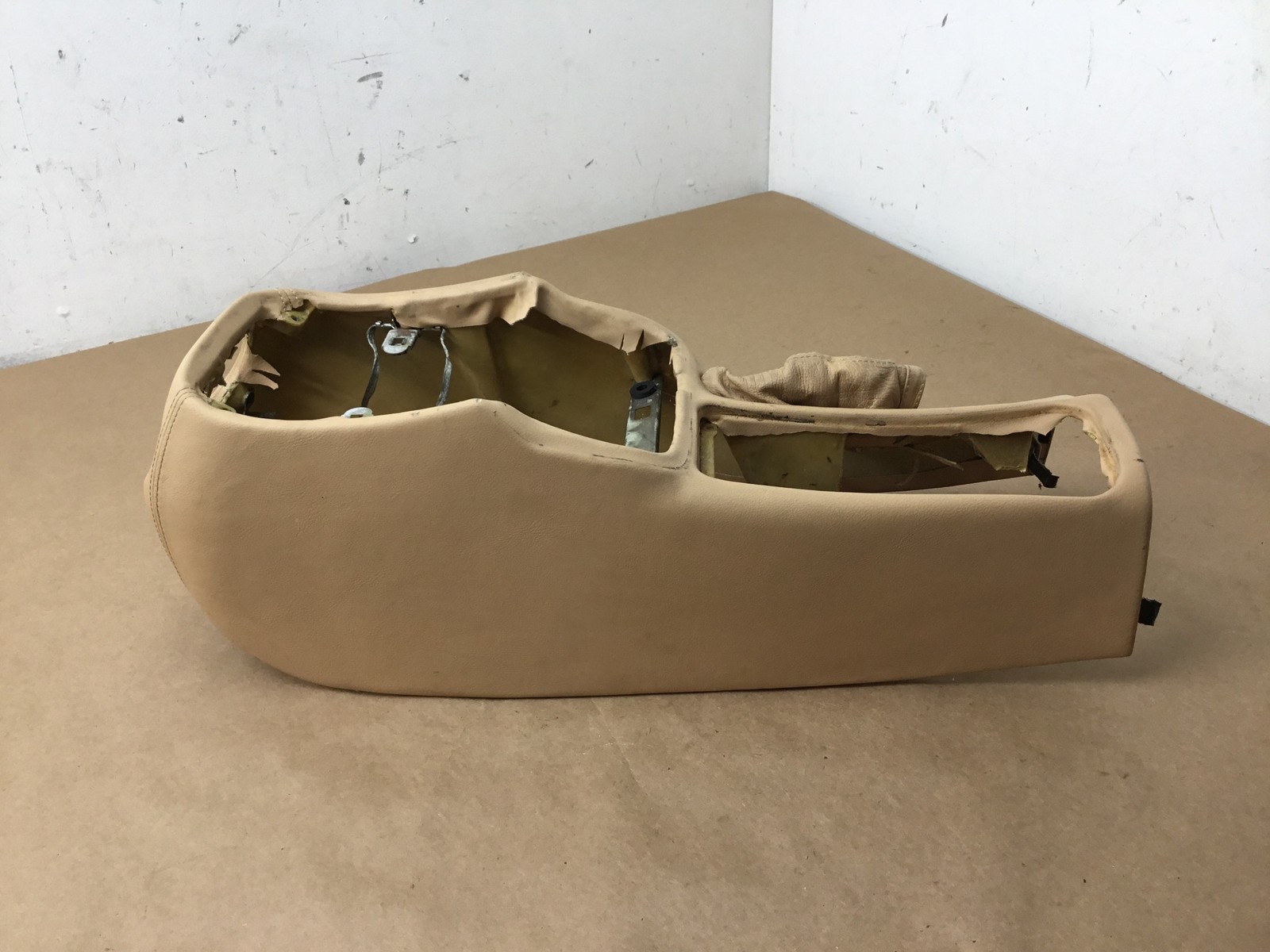 Maserati Coupe GT 2003 Center Console Tunnel Trim Cover Panel 02-06 ;:Y