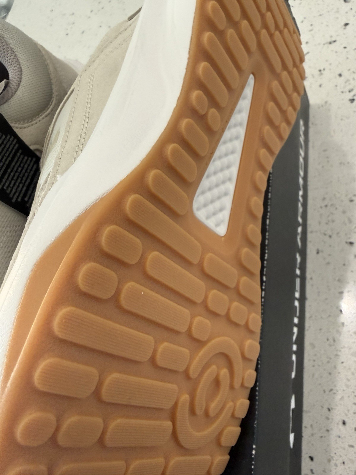 NEW MENS UNDER ARMOUR SZ 9 SHOES SUEDE thumbnail 6