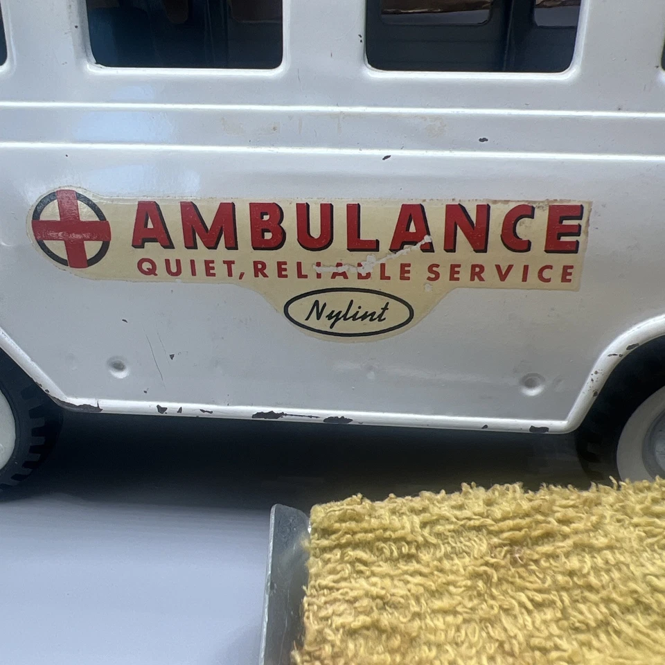 Vtg Pressed Steel NYLINT Ford AMBULANCE Van W/ Stretcher & Original BOX #6700 - Image 2 of 4