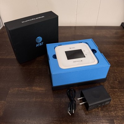 NETGEAR Nighthawk M6 5G MR6110 Mobile Hotspot ATT 
