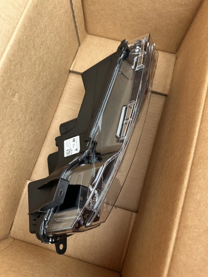 TESLA MODEL Y FRONT Right RH ECE fog Light LED - Image 3 of 4