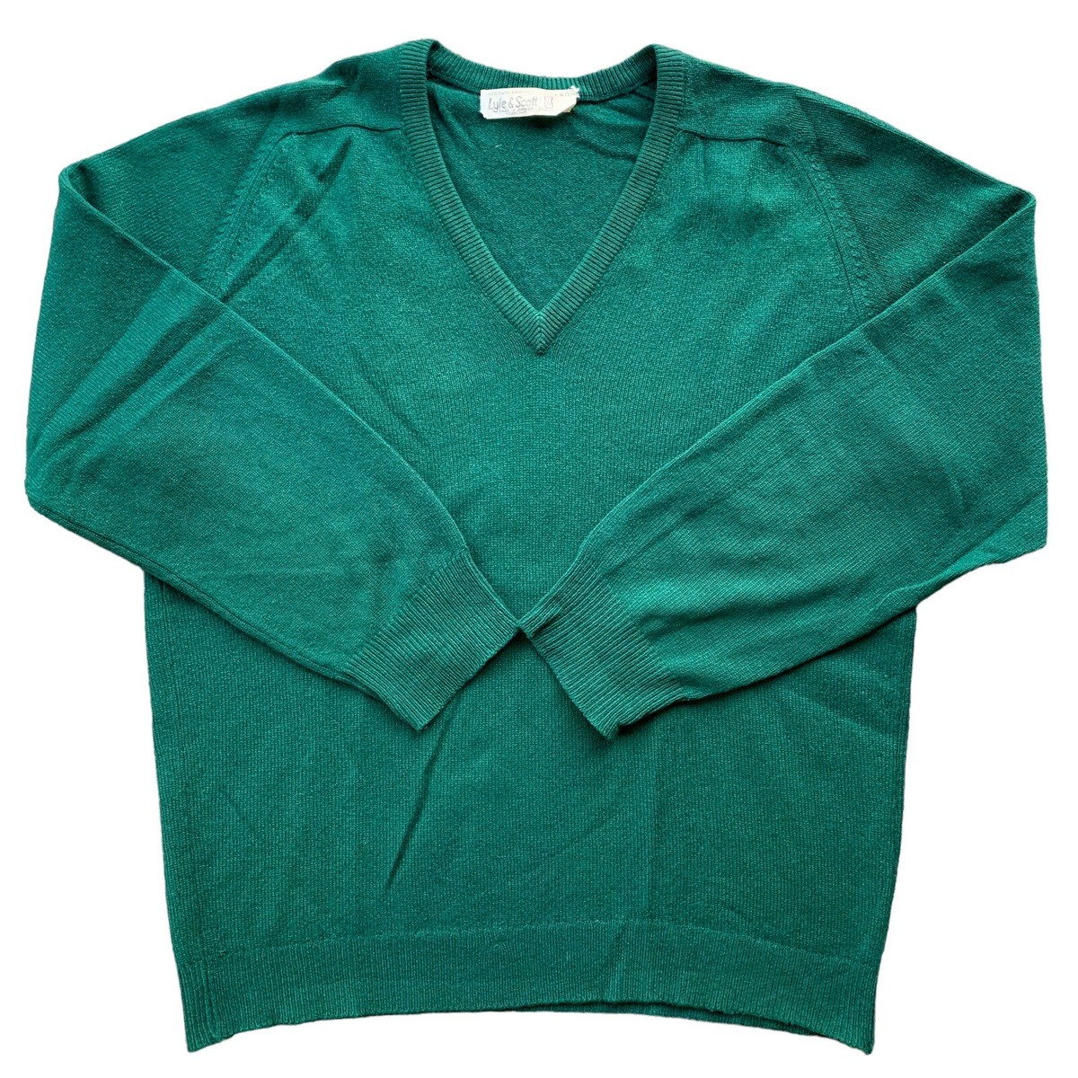 Vintage Lyle & Scott 100% Cashmere Size 40 Green V-neck Vintage Lyle & Scott 100% Cashmere Size 40 Green V-neck